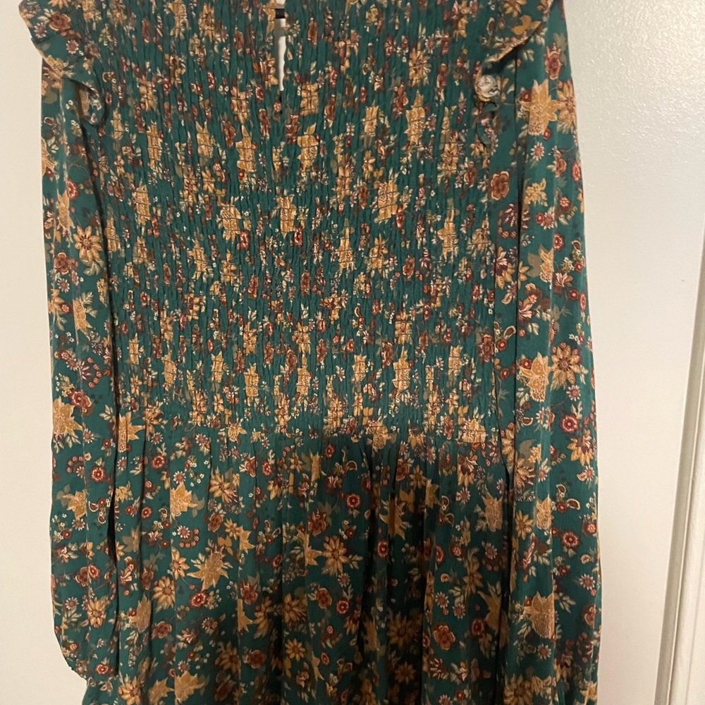 Floral Torrid Smocked Green blouse
